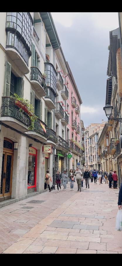 Piso En El Emblematico Barrio Antiguo De Oviedo Apartment Exterior photo